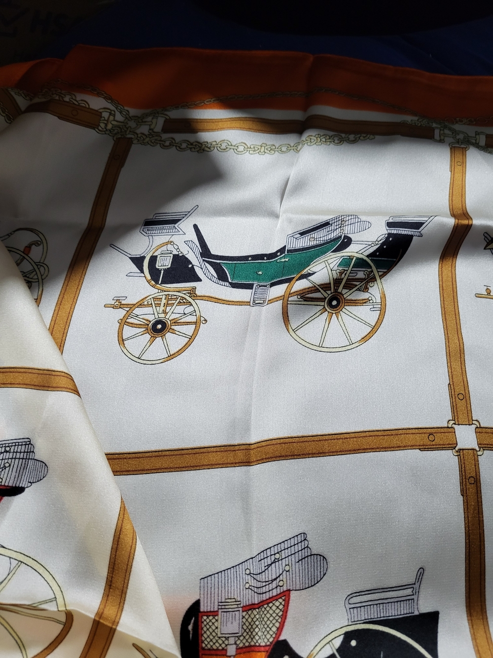 Classic Carriage Print Decorative Scarf - White and Gold